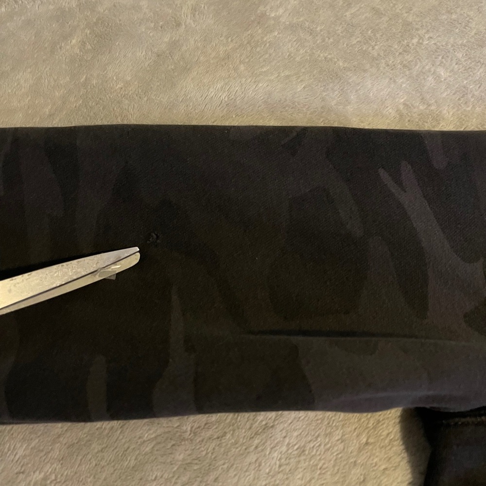 Hollister Mens Camo Hoodie Black Gray Camouflage Logo Graphic Pullover Size M - Picture 13 of 13